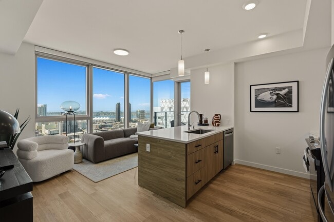 800 Broadway
