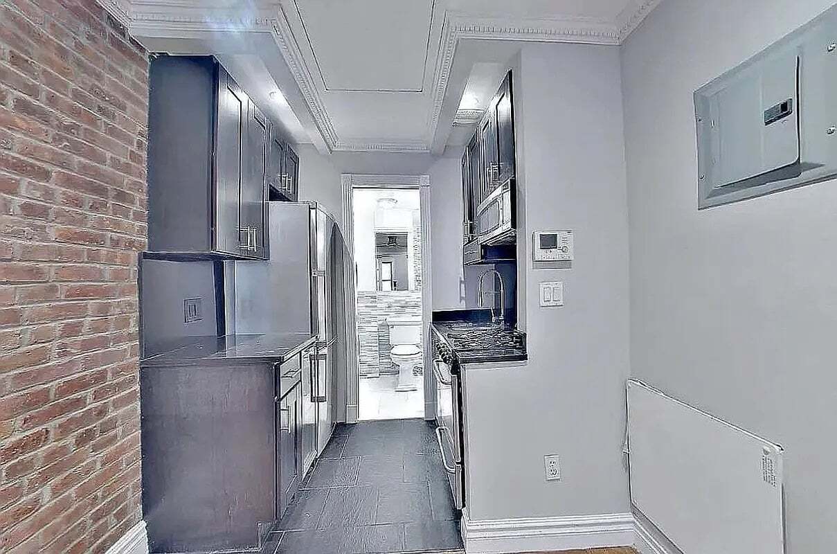 Photo - 345 W 53rd St Unit 5