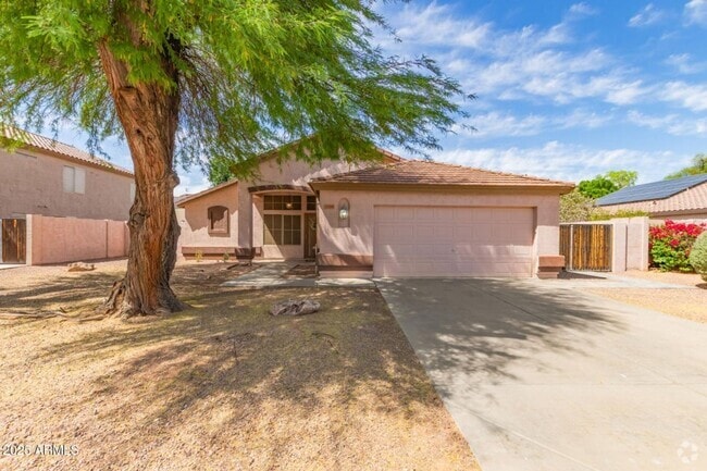 Building Photo - **BEAUTIFUL & SPACIOUS 3 BEDROOM/2 BATHROO... Rental