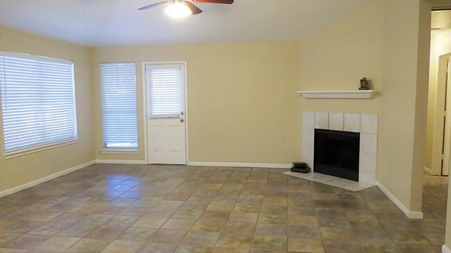 Photo - 10926 Waterview Cir