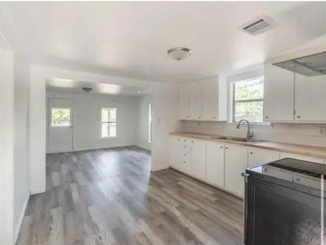 Building Photo - 1220 N Rusk St