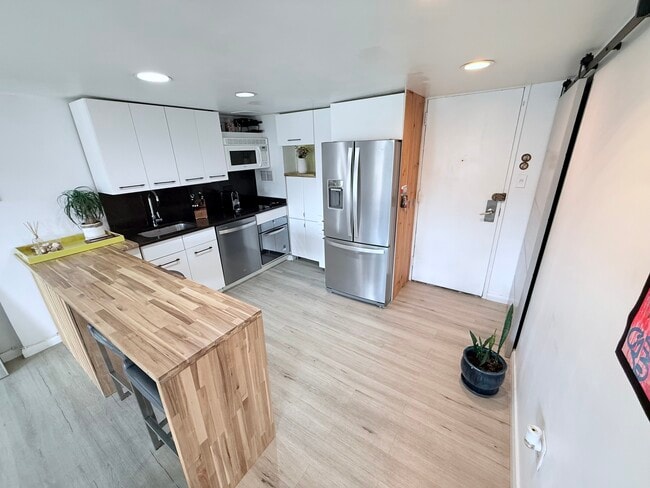 Photo - 1718 P St NW Unidad 912