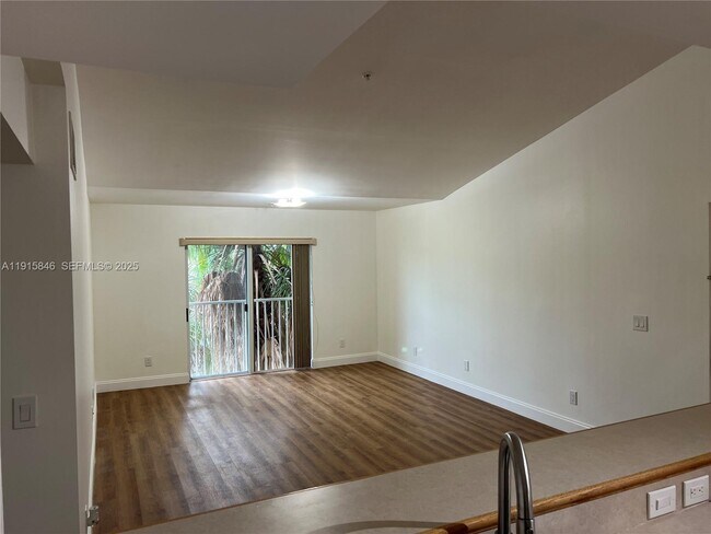 Photo - 9905 Westwood Dr Unit 32-3