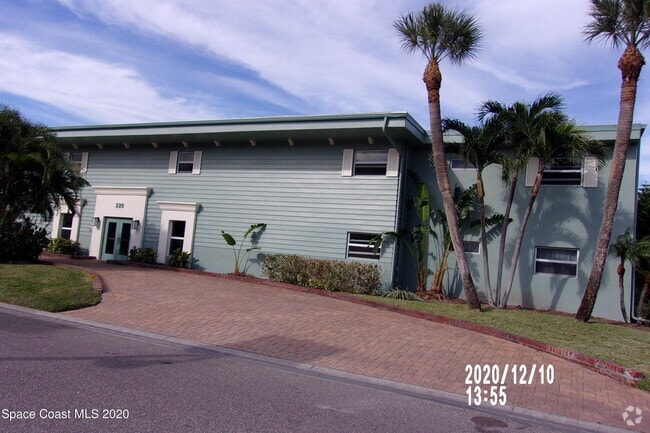 Building Photo - 220 Columbia Dr Unit 17 Rental