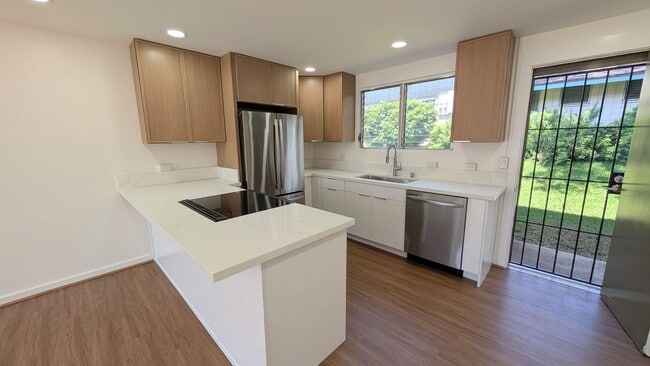 Building Photo - Newly Remodeled 2 bed 2 Bath Townhouse at Waialae Gardens in Kahala