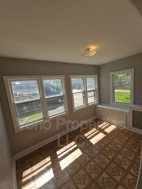 Photo - 99 Winthrop Ave