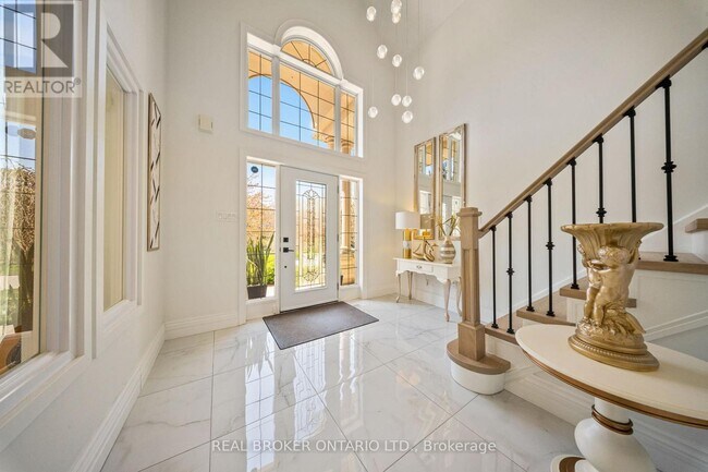 Photo - 215 Black Maple Ct