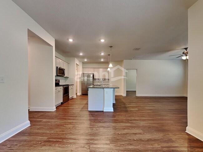 Photo - 909 Sunny Stroll Dr