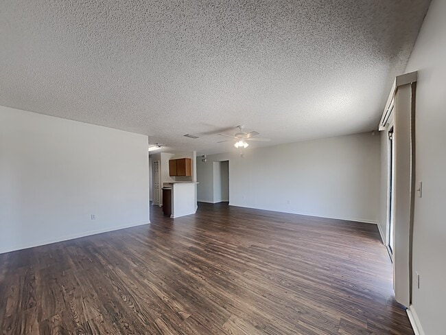 Photo - 624 Fallen Timbers Dr