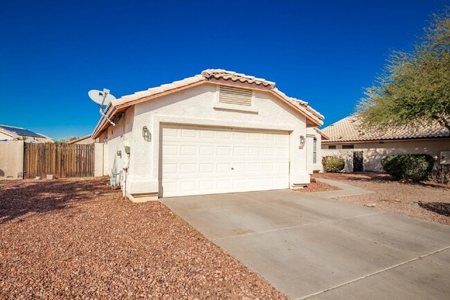 Photo - 12454 W Holly St