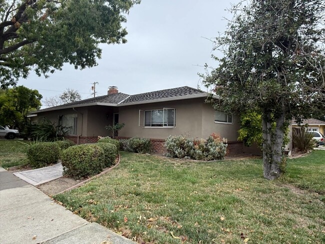 Building Photo - 245 Alviso St