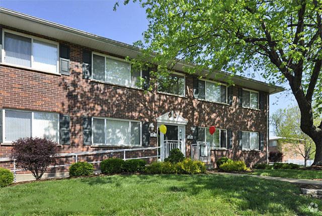 Charbonier Manor