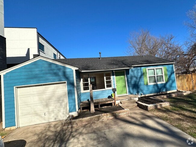 Building Photo - Cute Riverside Bungalow Rental