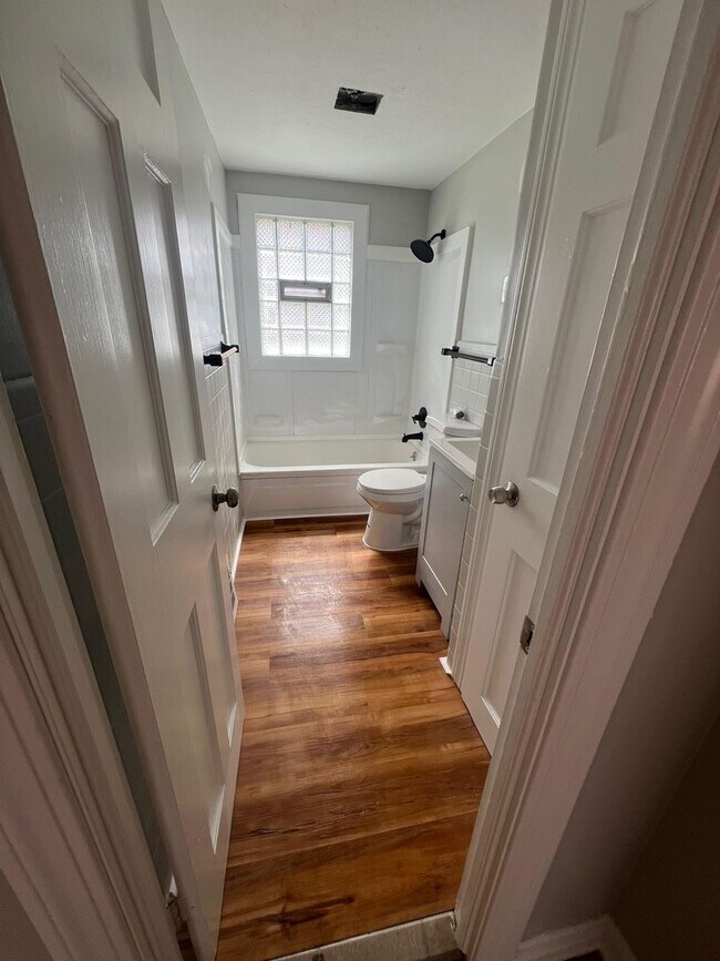 Photo - 525 E 222nd St Unit 1