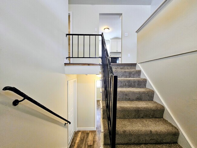 Photo - 4 Skyview Ln