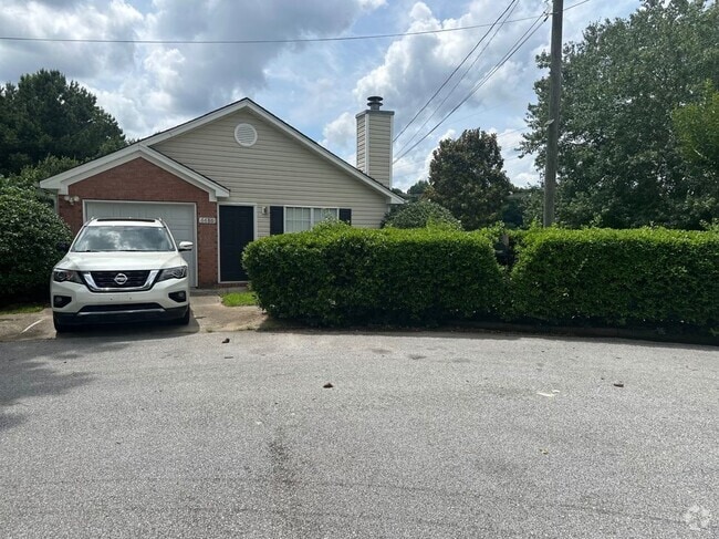 Building Photo - 6686 Browns Mill Ferry Dr Rental