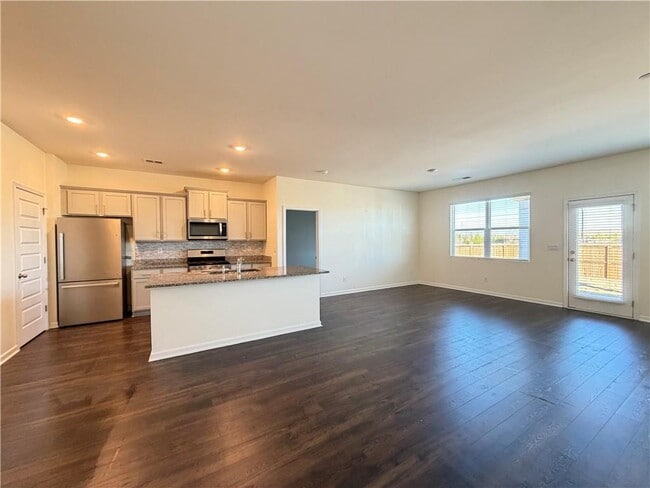 Photo - 350 Graham Campbell Ln