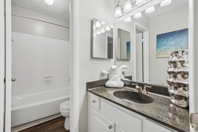 2BR, 2BA - 1,227SF - Second Bathroom
