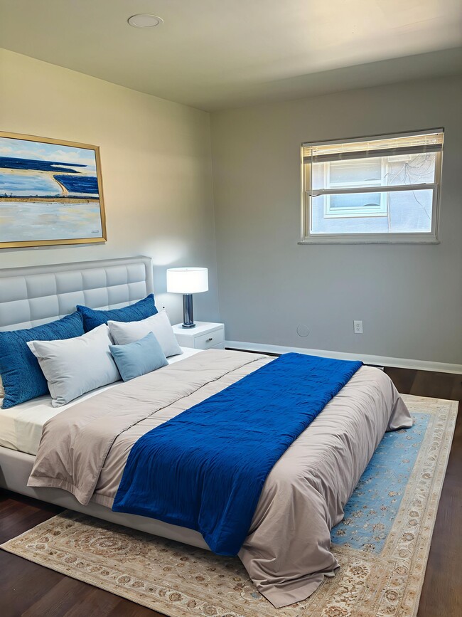 Building Photo - Coves at Columbus on Cleveland Rental