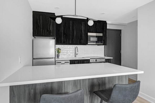 Photo - 658 Somerset St W Unit 101