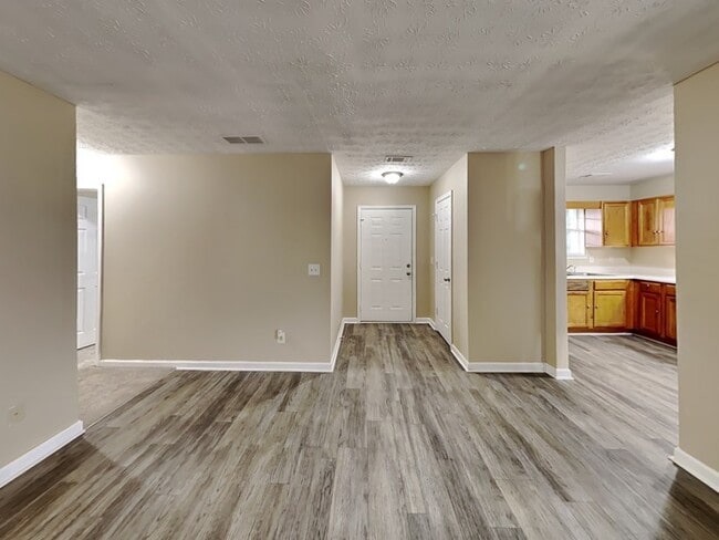 Photo - 105 Whitehead Dr