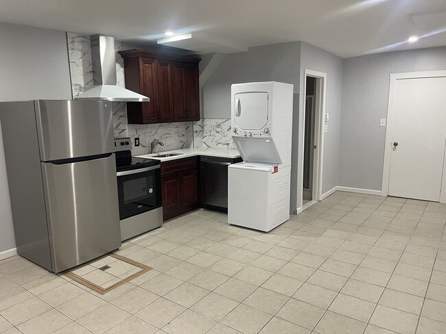 Building Photo - 823 N Shore Rd Unit #1 Rental