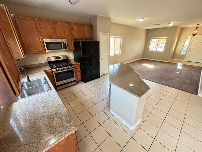 Photo - Spacious 4BED/3BATH Home Located in North ...