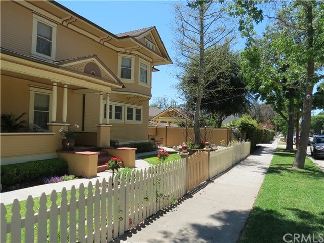 Photo - 192 N Shaffer St