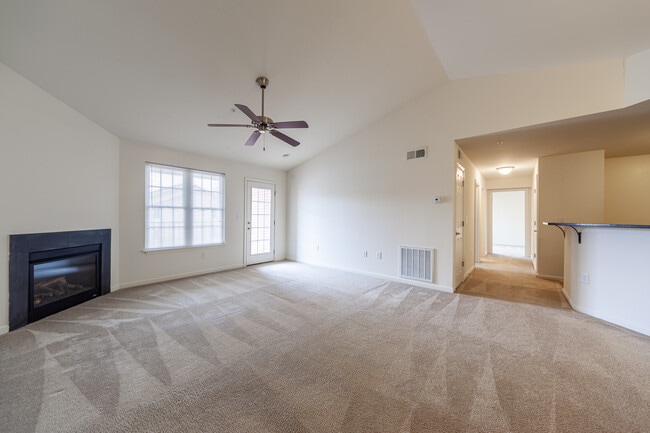 CEDAR HILL APARTMENTS