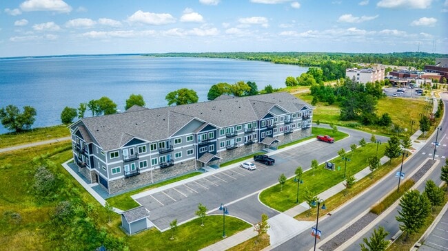 Photo - LAKE VIEW- 3 Bedroom Condo Unit 115