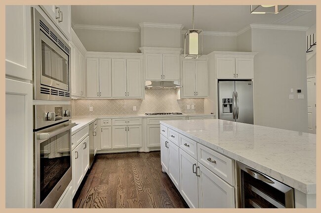 Photo - 215 Willow St