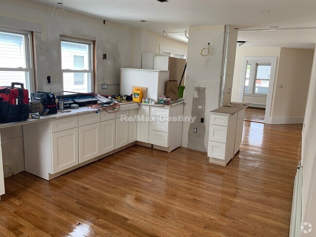 Building Photo - 236 Cedar St Unit 3 Rental