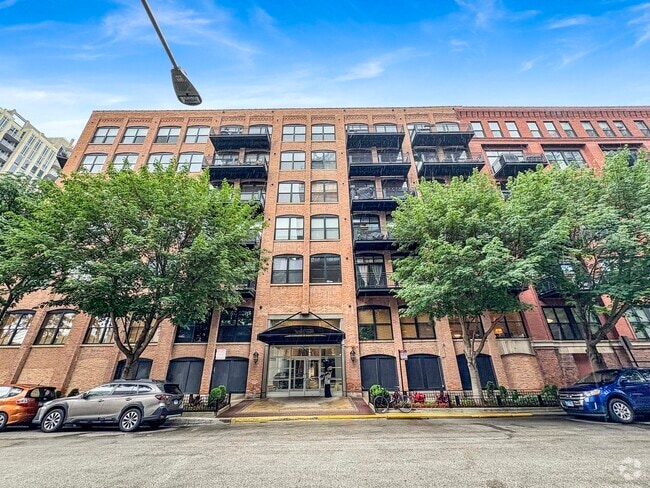 Building Photo - 520 W Huron St Rental