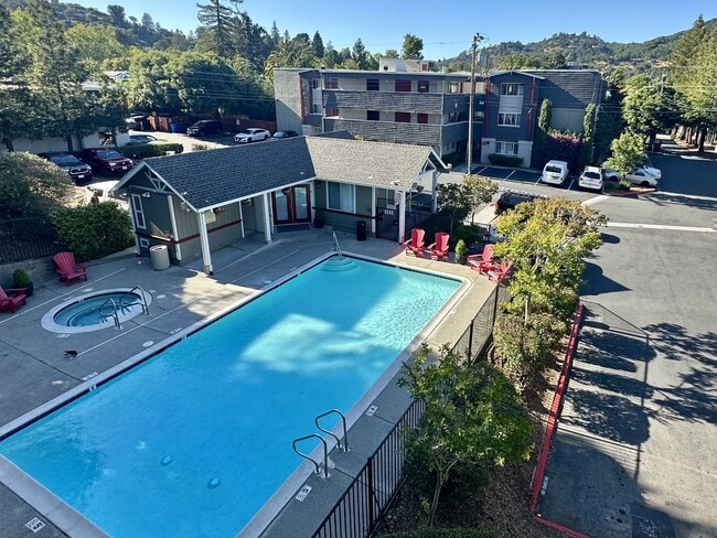 215 Bayview Apartments