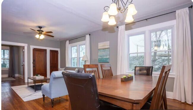 Photo - 1110 3rd St NW