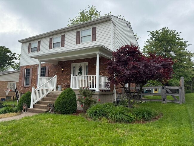 Photo - 2840 Campus Dr House