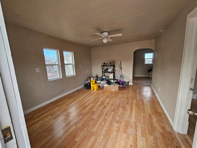 Upstairs living room - 715 W 8th St