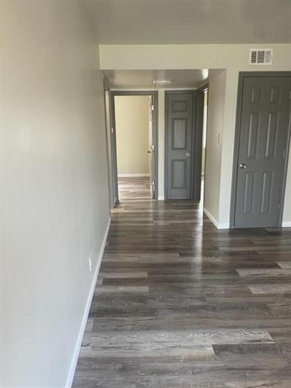 Photo - 4725 Madison Ave Unidad Indianapolis, IN 46227