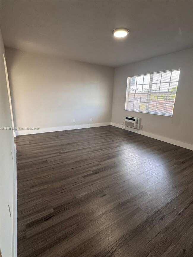 Building Photo - 822 NW 7th Terrace Unit 4 Rental