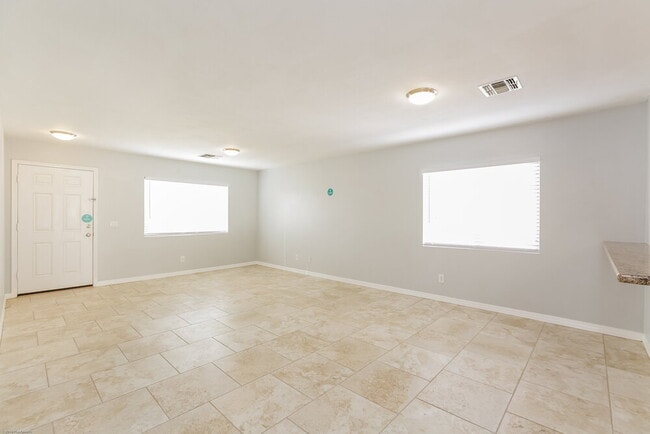 Photo - 16224 W Pioneer St