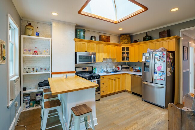 Photo - 759 E 7th St Unit 759 E 7th