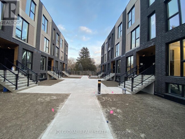 Photo - 12 Clonmore Dr