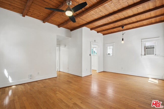 Building Photo - 2515 Elsinore St