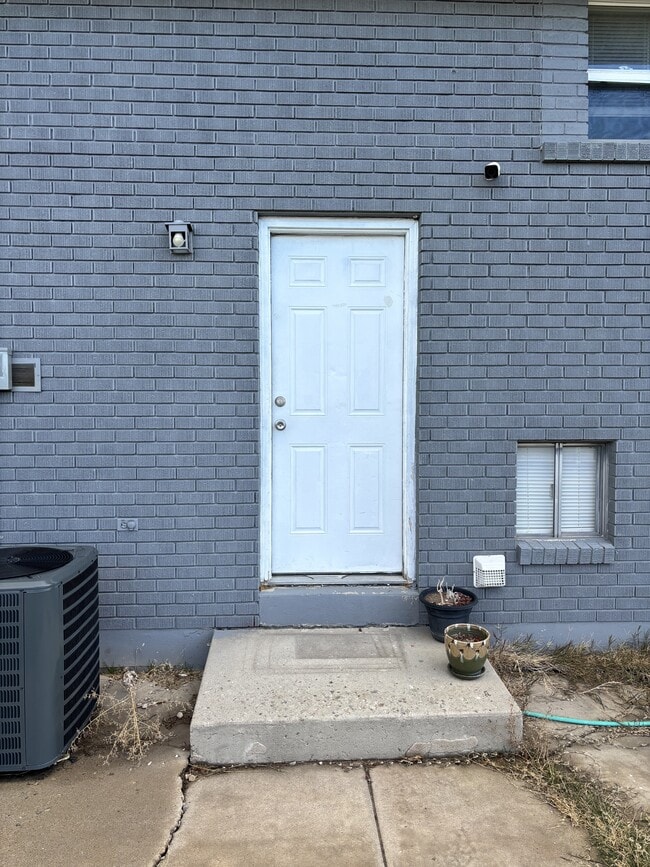 Photo - 672 S 3000 W