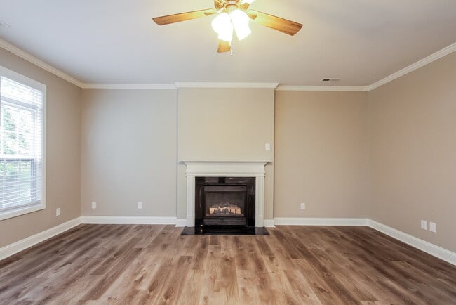 Photo - 1525 Bucklebury Ct