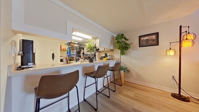 Photo - 5 Chatelaine Cir SE