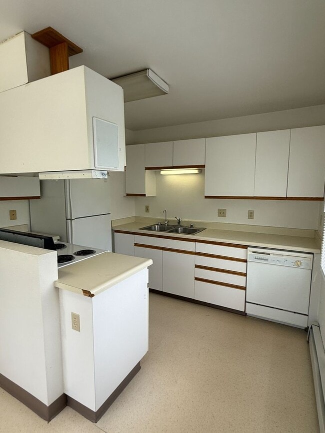 Photo - 2 BD, 1 BA Apartment Nestled Back on a Culd-de-Sac Unidad 4008 #28