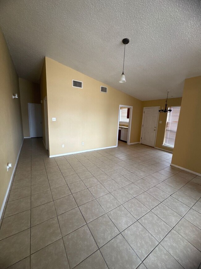 Photo - 1221 Cameo St Unidad 1221 Cameo St - A (1112)