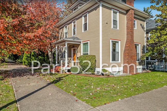 Photo - 1 Bedroom Unit in Tacoma Tri-Plex With Washer & Dryer! Unit #A