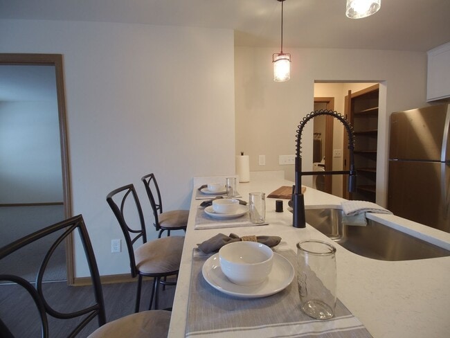 Photo - Shady Lane Apartments